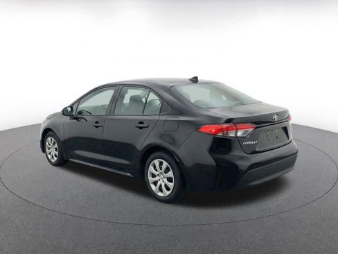 Used 2025 Toyota Corolla LE FWD image 5