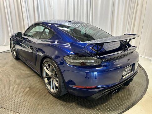 Certified 2022 Porsche 718 Cayman GT4 RWD image 3