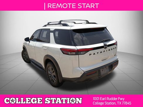 Used 2022 Nissan Pathfinder SV w/ SV Black Package FWD image 4