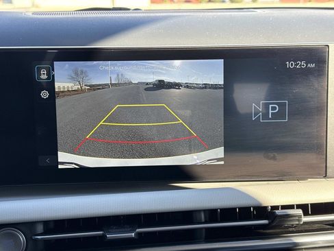 Used 2025 Hyundai Tucson SE image 4