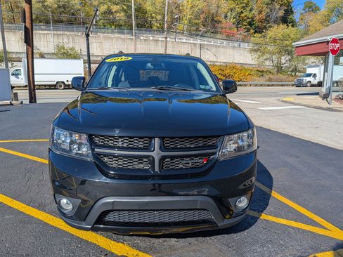 Used 2019 Dodge Journey SE w/ Premium Group image 2