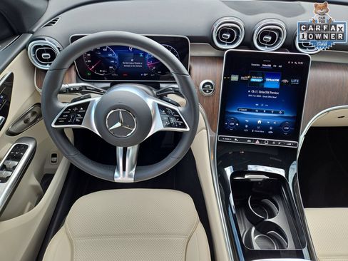 Used 2025 Mercedes-Benz GLC 300 image 14