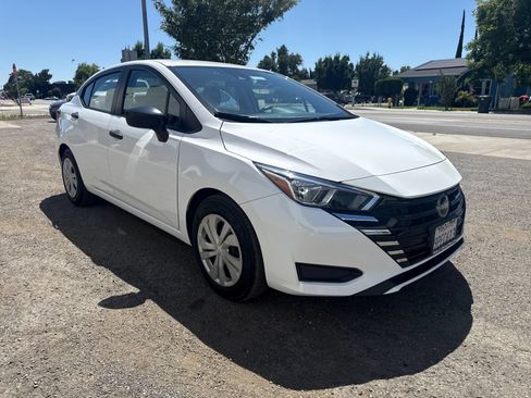 Used 2023 Nissan Versa S FWD image 7