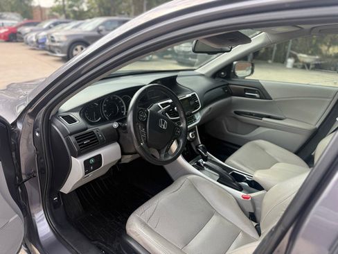 Used 2015 Honda Accord Touring image 8