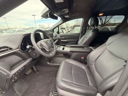 Used 2025 Toyota Sienna Platinum