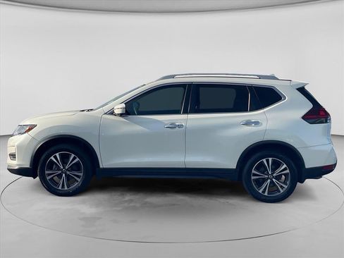 Used 2020 Nissan Rogue SV w/ Premium Package FWD image 4