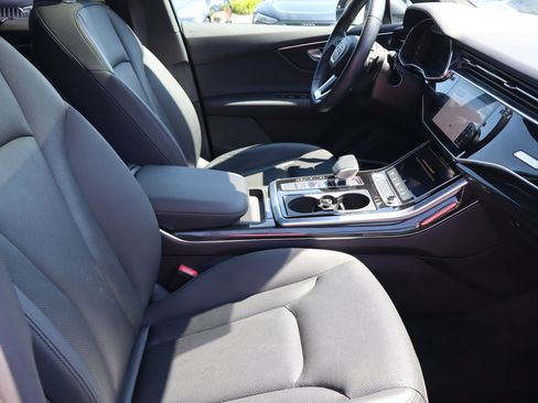 Used 2020 Audi Q7 3.0T Premium Plus w/ Premium Plus Package AWD/4WD image 13