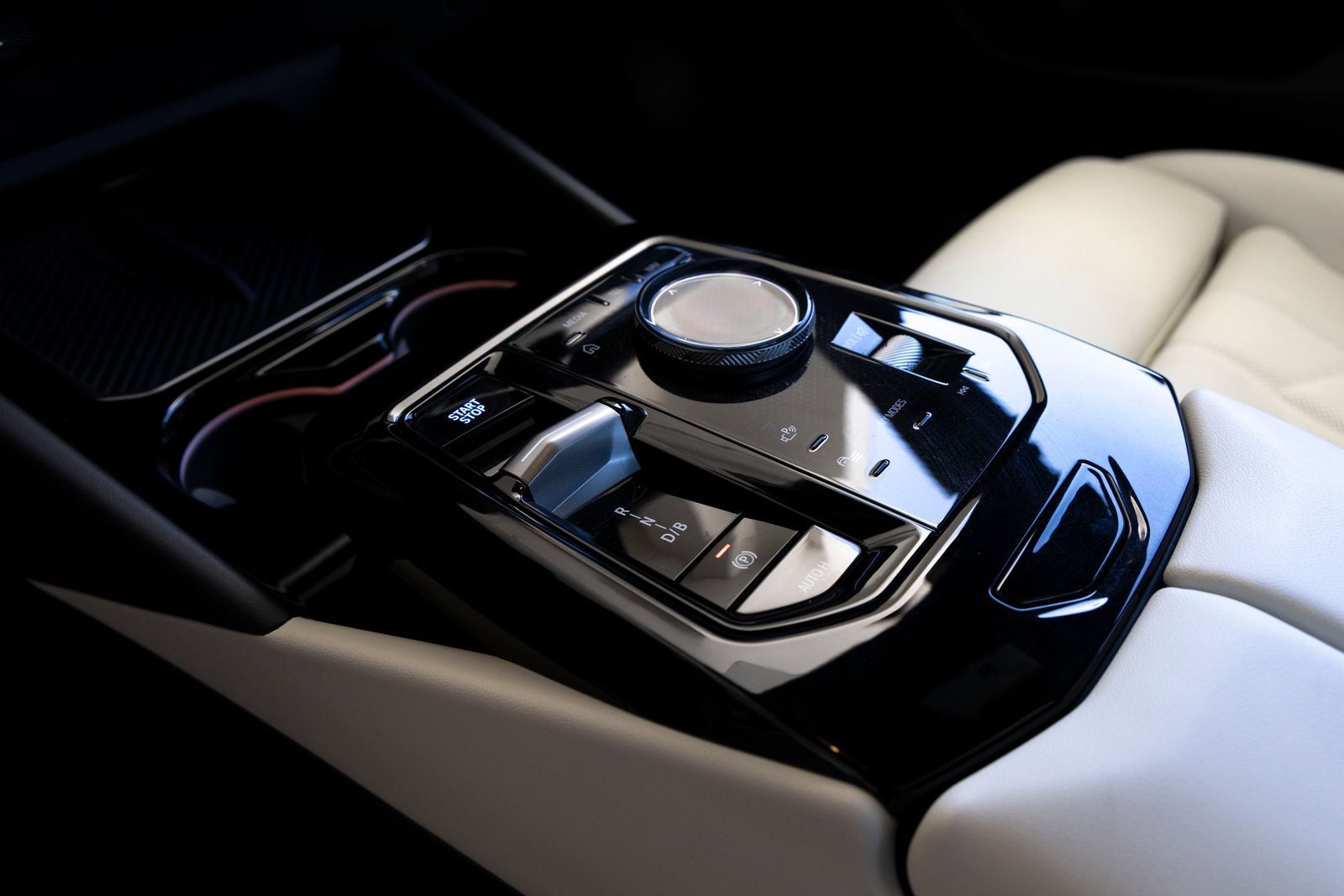 Certified 2025 BMW i5 eDrive40i w/ Premium Package RWD image 18