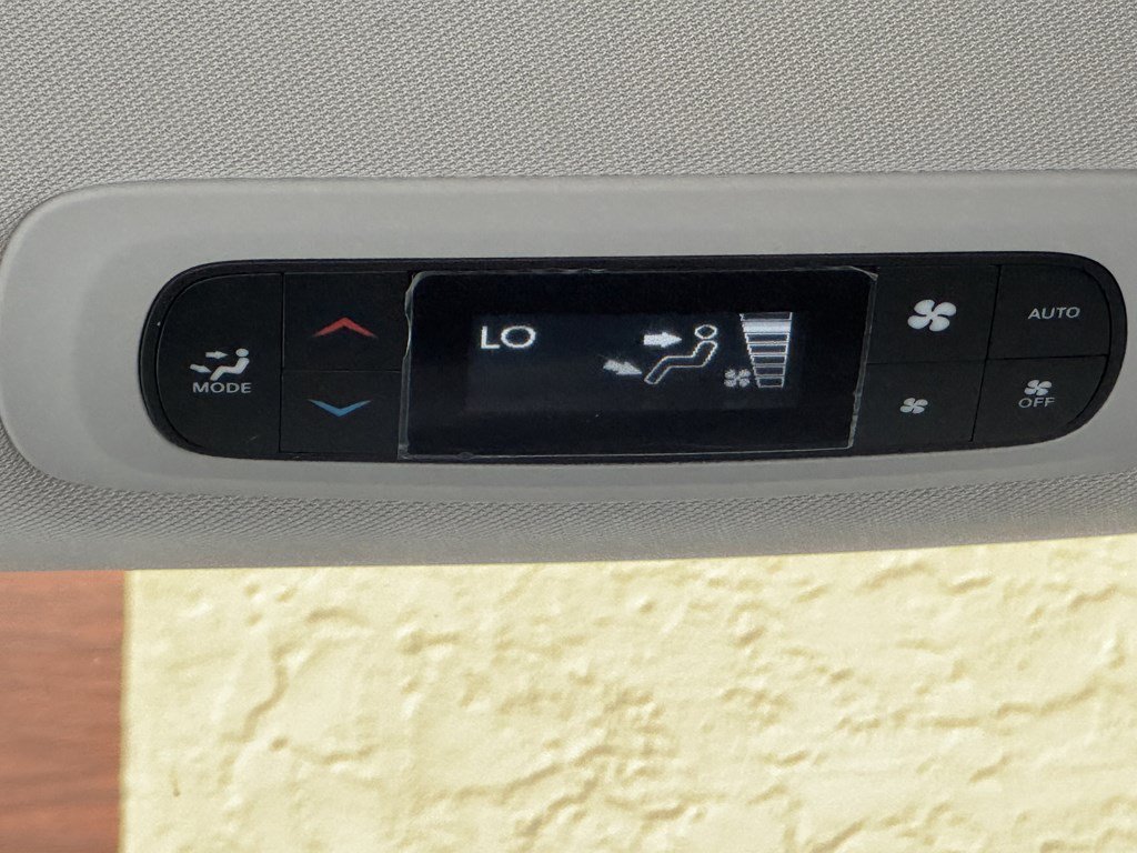 Used 2020 Chrysler Pacifica Touring FWD image 17