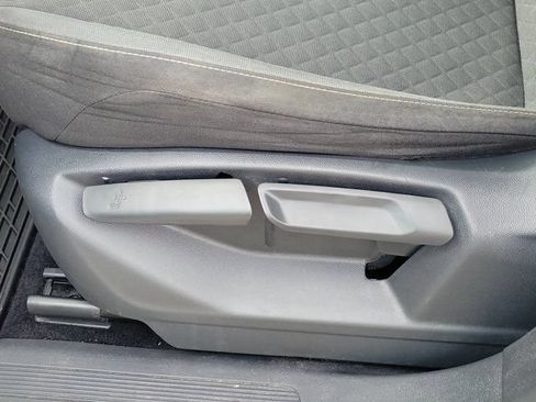 Used 2021 Volkswagen Tiguan S FWD image 15