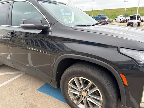 Used 2023 Chevrolet Traverse LT FWD image 5