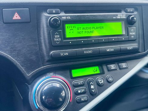 Used 2012 Toyota Prius C Two image 11