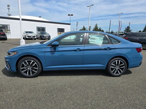 New 2026 Volkswagen Jetta SE FWD image 6