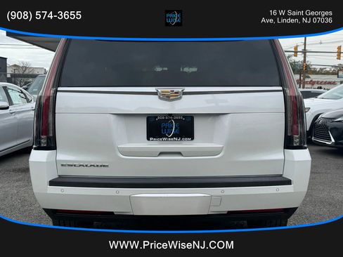 Used 2016 Cadillac Escalade ESV Premium image 5
