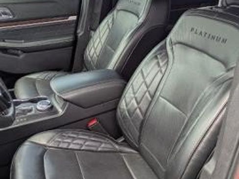 Used 2019 Ford Explorer Platinum AWD/4WD image 7