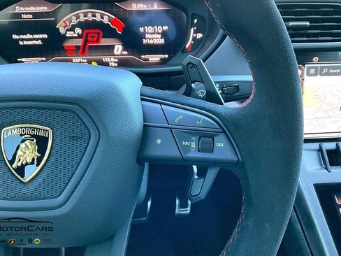 Used 2024 Lamborghini Urus Performante image 19