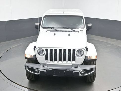 Used 2020 Jeep Gladiator Overland AWD/4WD image 14