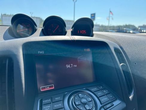 Used 2015 Nissan 370Z NISMO RWD image 13