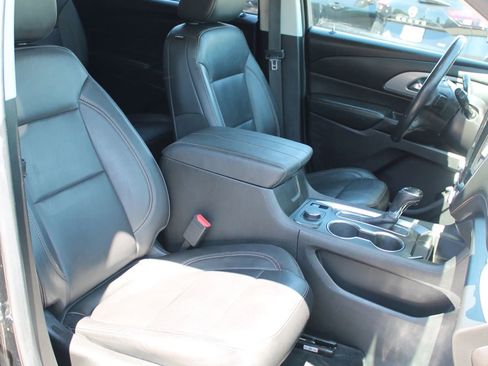 Used 2019 Chevrolet Traverse LT AWD/4WD image 24