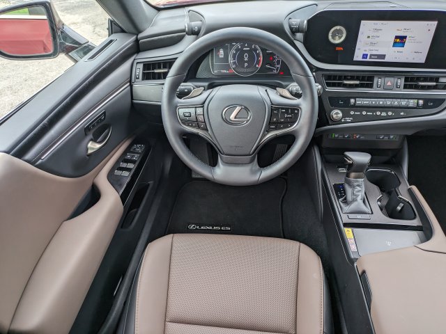 Used 2025 Lexus ES 350 w/ Premium Package FWD image 16