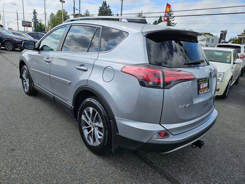 Used 2017 Toyota RAV4 XLE w/ Convenience Package AWD/4WD image 6