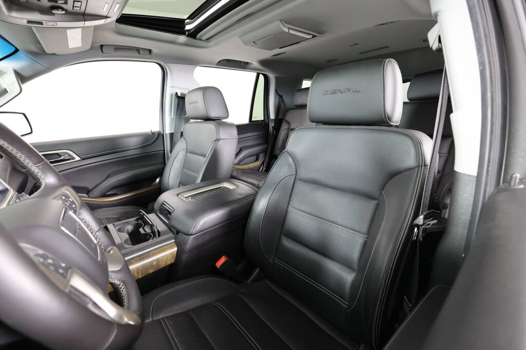 Used 2018 GMC Yukon Denali w/ Open Road Package AWD/4WD image 11