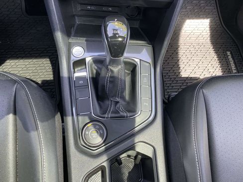 Certified 2023 Volkswagen Tiguan SE R-Line AWD/4WD image 21