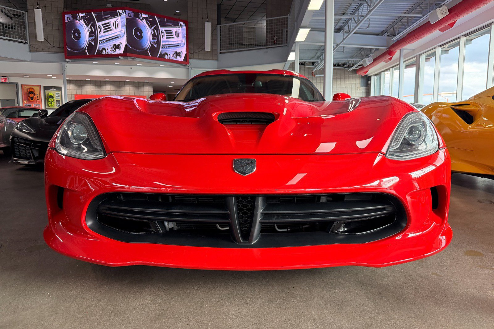 Used 2013 SRT Viper GTS w/ GTS Laguna Interior Pkg RWD image 10