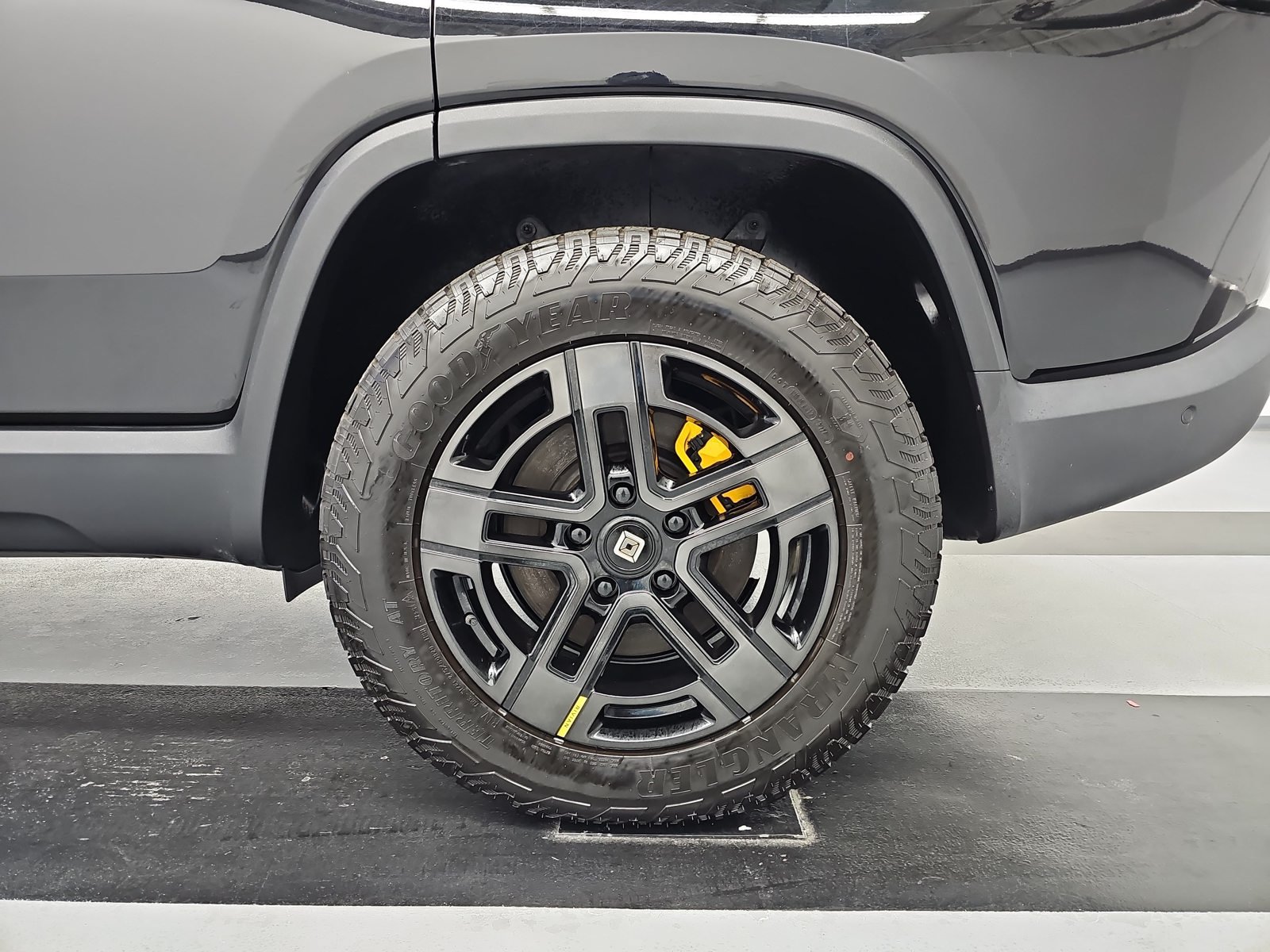 Used 2023 Rivian R1S Adventure Quad AWD/4WD image 10