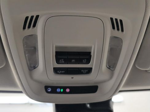 Used 2023 Buick Envision Essence w/ Sport Touring Package FWD image 20