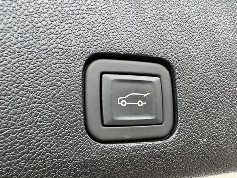 Used 2024 Cadillac XT6 Sport w/ Technology Package image 25