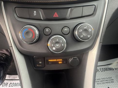 Used 2017 Chevrolet Trax LT image 16