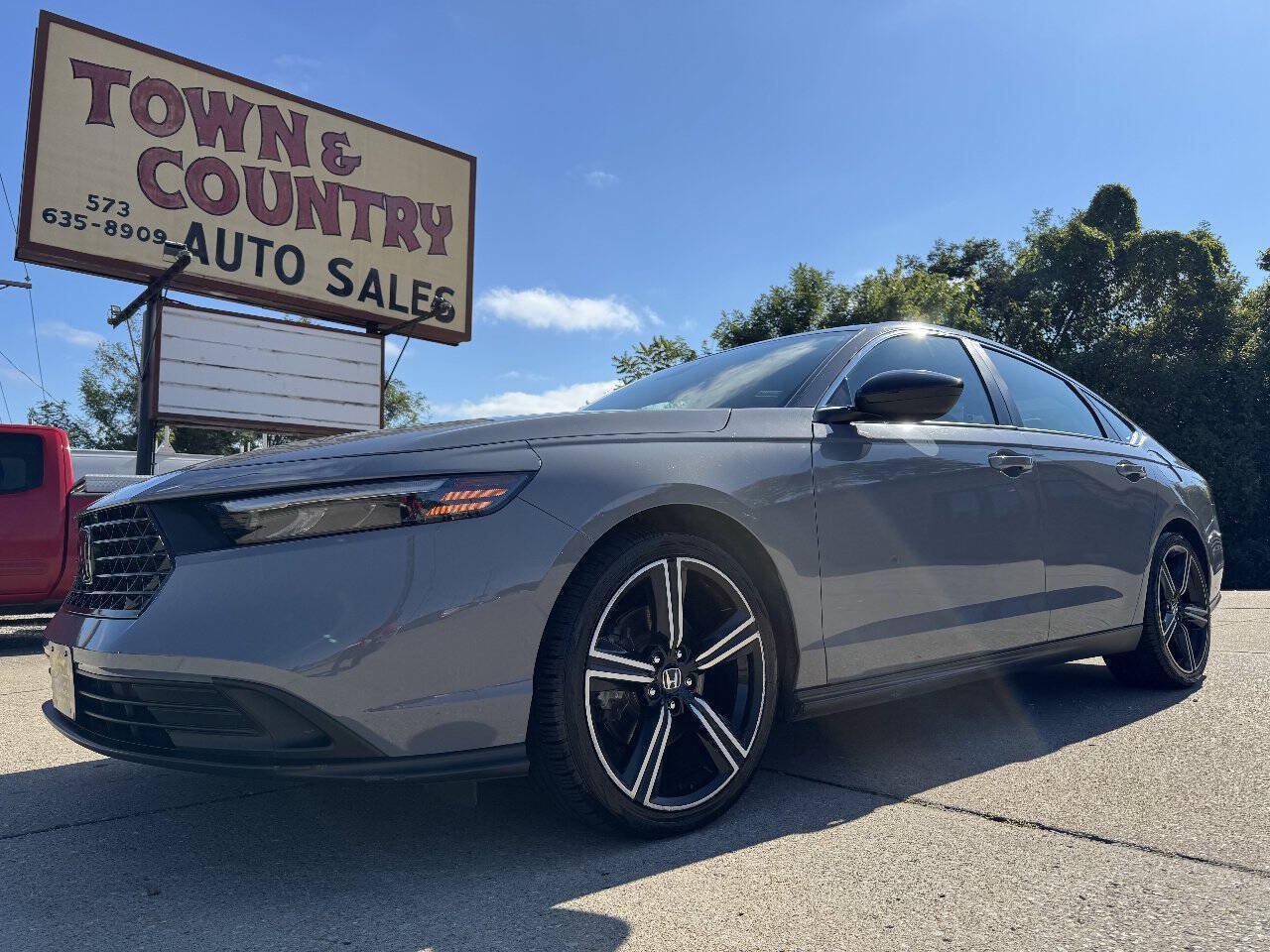 Used 2023 Honda Accord Sport image 1