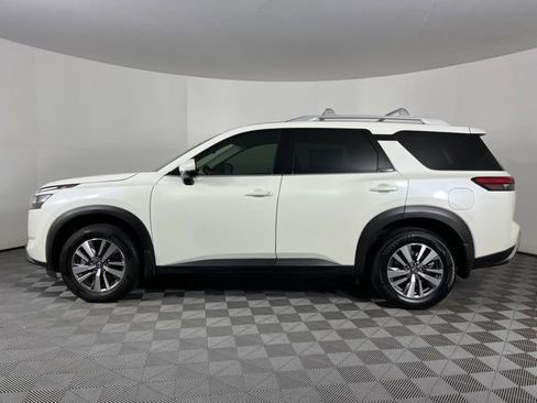 Used 2023 Nissan Pathfinder SL FWD image 7