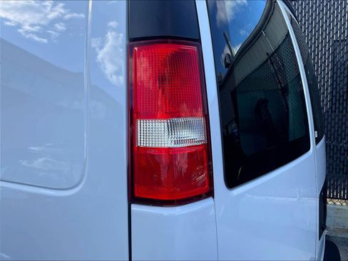 Used 2024 Chevrolet Express 2500 w/ Driver Convenience Package image 32