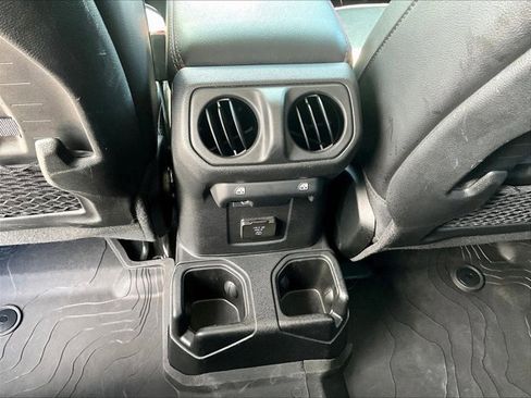 Used 2023 Jeep Gladiator Rubicon AWD/4WD image 24