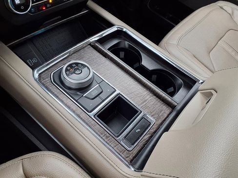 Used 2021 Ford Expedition Limited image 22