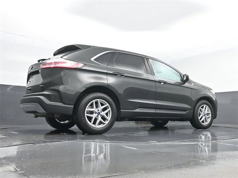 Used 2022 Ford Edge SEL w/ Convenience Package image 25