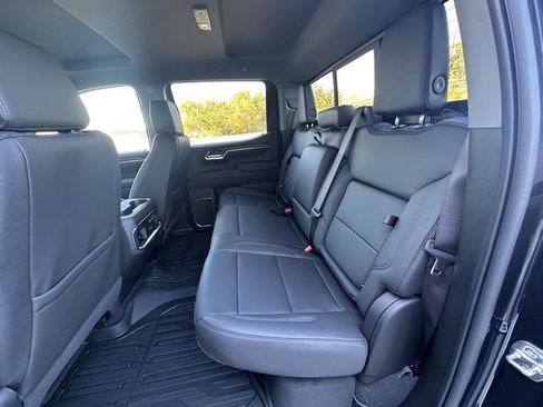 New 2026 GMC Sierra 1500 SLT image 23