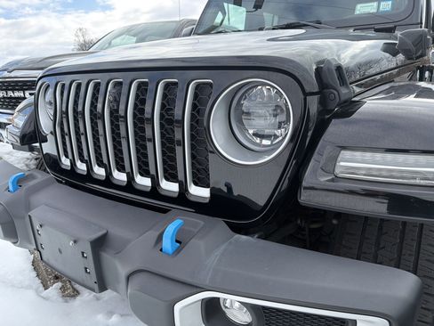 Used 2023 Jeep Wrangler Sahara w/ Cold Weather Group image 4