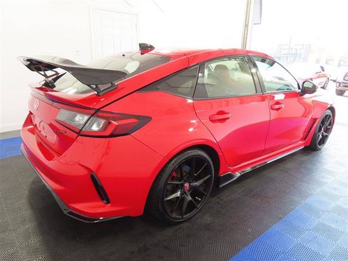 Used 2023 Honda Civic Type R image 11