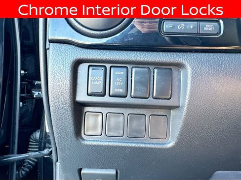 Used 2021 Nissan Titan SV w/ SV Convenience Package image 19