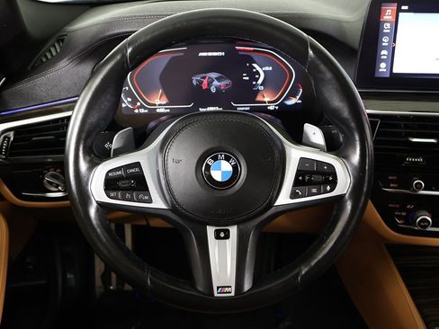 Used 2022 BMW M550i xDrive w/ Premium Package image 49
