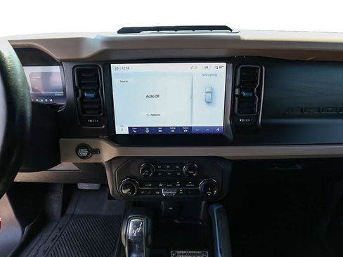 Used 2022 Ford Bronco Wildtrak AWD/4WD image 16