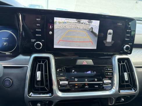Used 2023 Kia Sorento SX FWD image 16