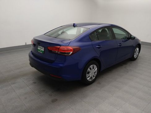 Used 2017 Kia Forte LX FWD image 9