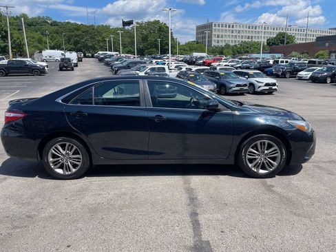 Used 2016 Toyota Camry SE FWD image 7
