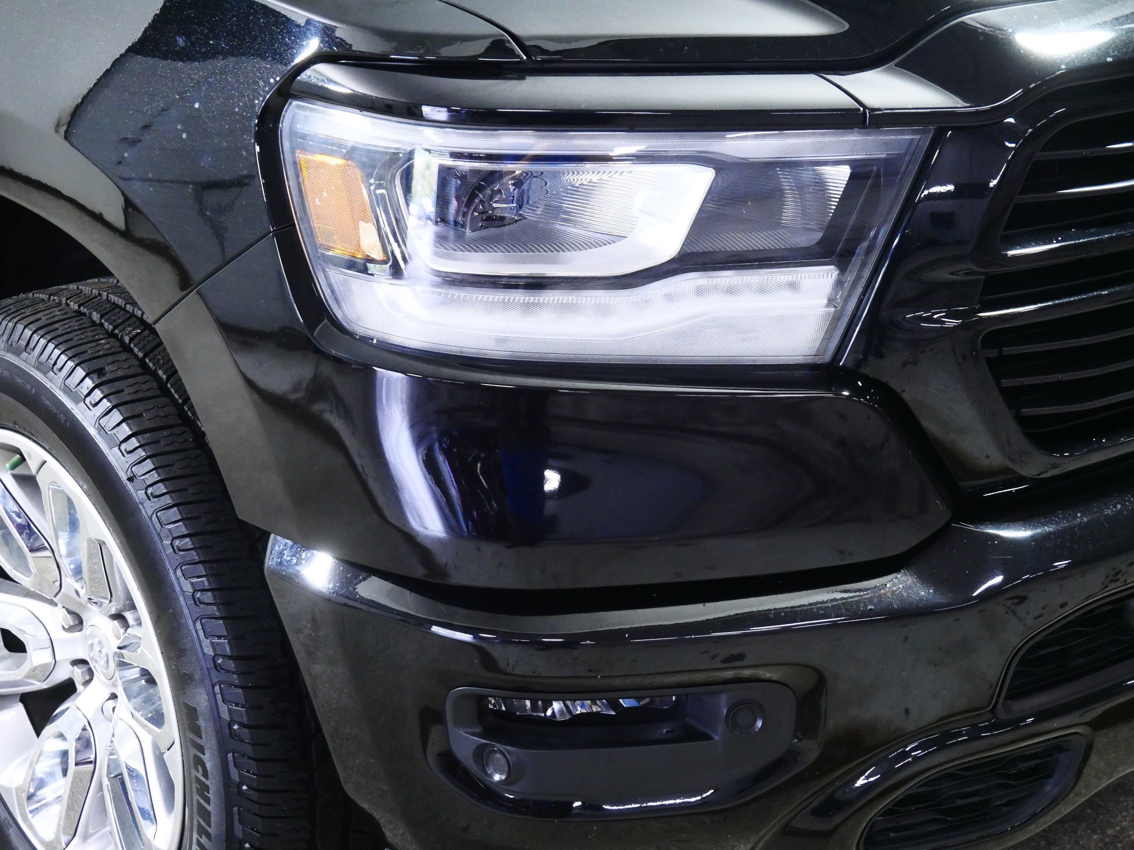 Used 2023 RAM 1500 Laramie AWD/4WD image 16