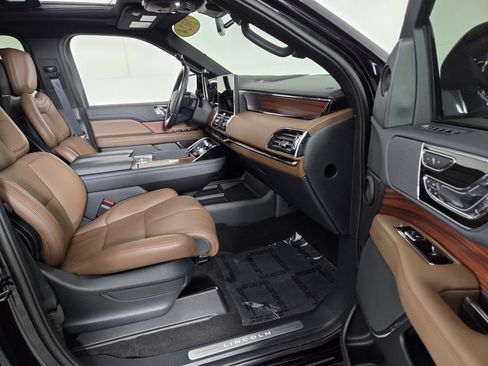 Used 2024 Lincoln Navigator Reserve AWD/4WD image 31