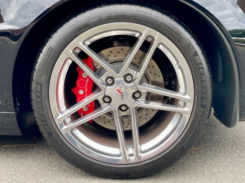 Used 2007 Chevrolet Corvette Z06 w/ Preferred Equipment Group image 32